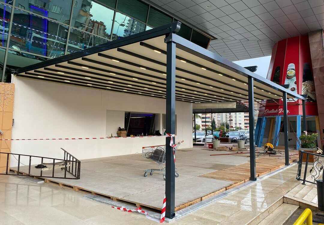 Retractable Roof